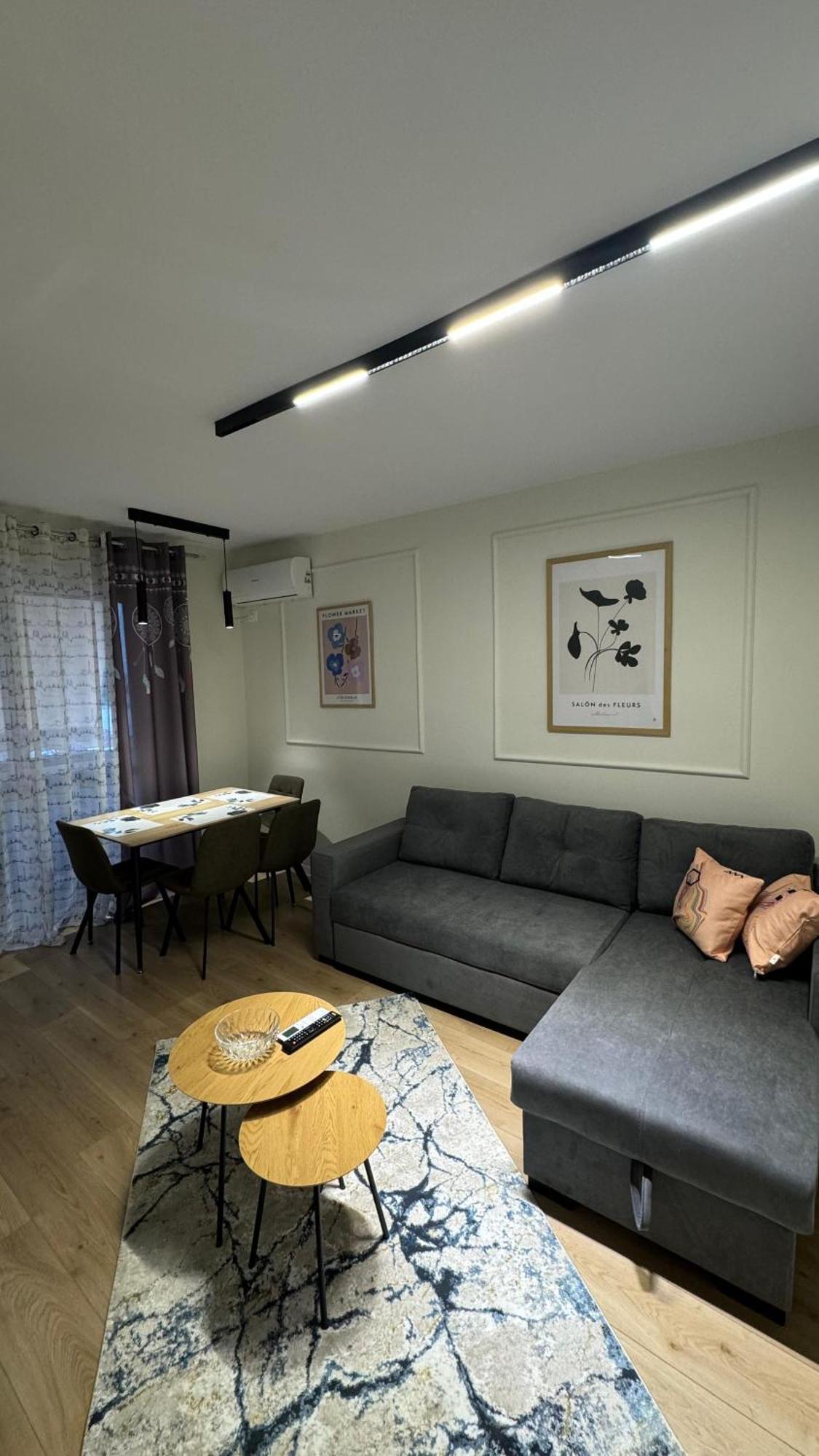 Charming Comfort Apartment Τίρανα Εξωτερικό φωτογραφία